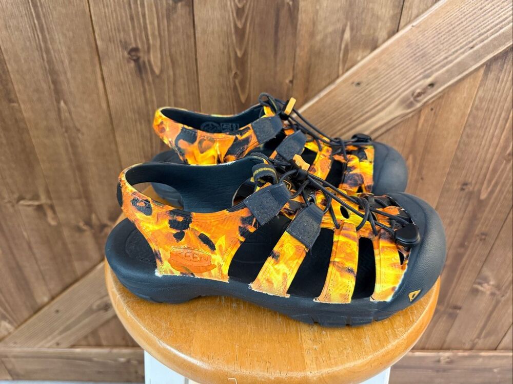 KEEN Men’s Size 5 Orange Black Printed Closed Toe Water Sport Sandals